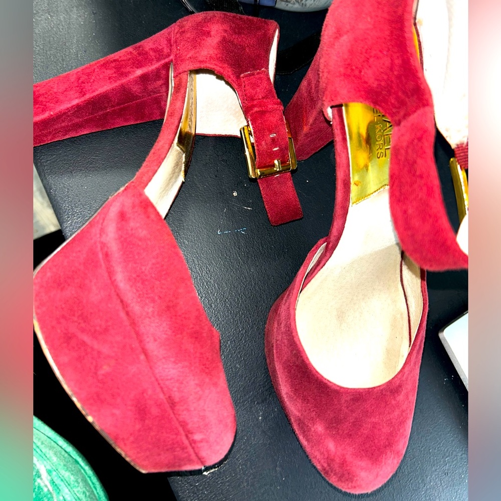 Michael Kors platform wine, colored burgundy, suede shoes, heels